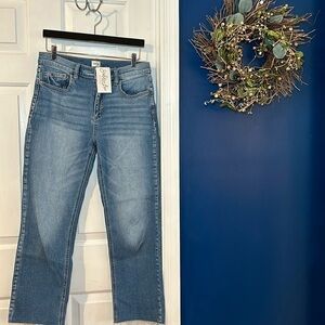 NWT Women’s Sneakpeek Barefoot Blue Slim Raw Hem Jeans Size 9 (29)